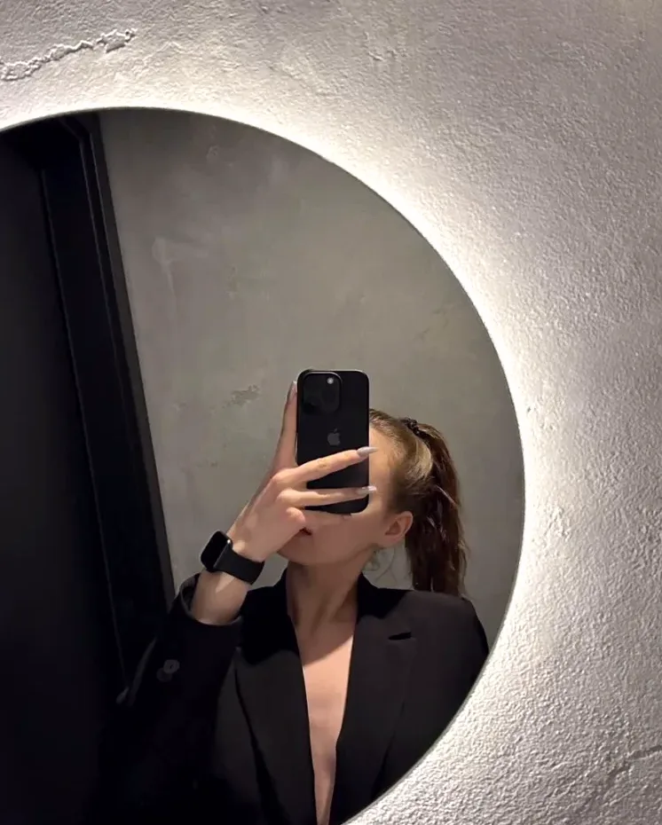 Annika, 21