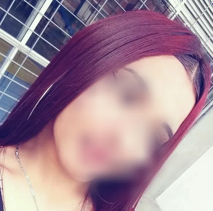 Jasmin, 27
