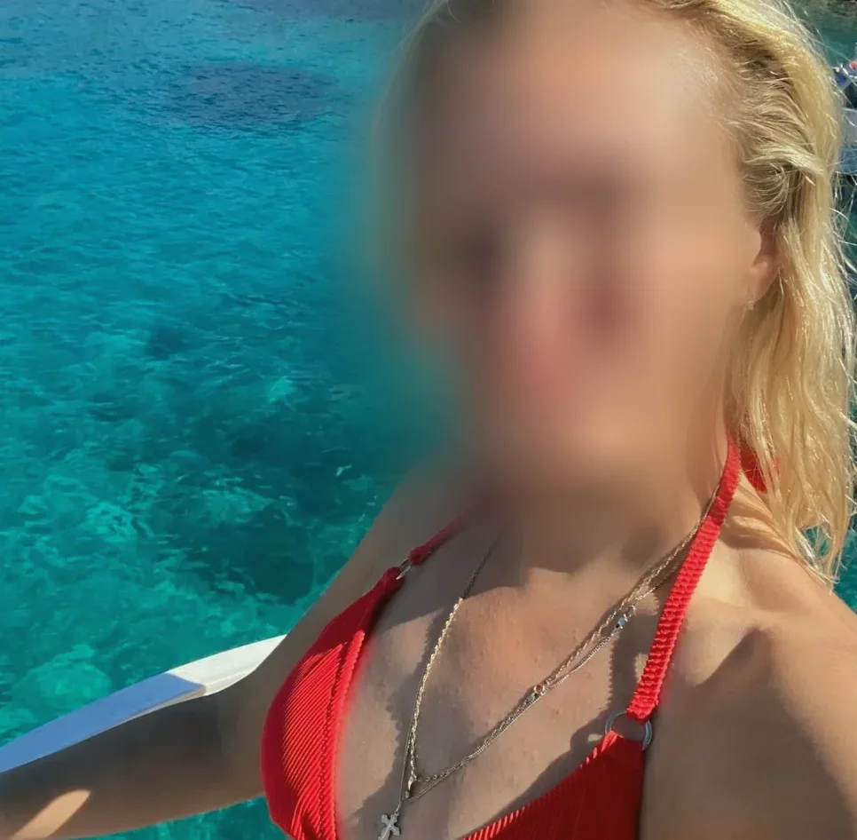 Melanie, 39