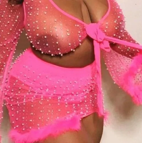 Sabrina, 39