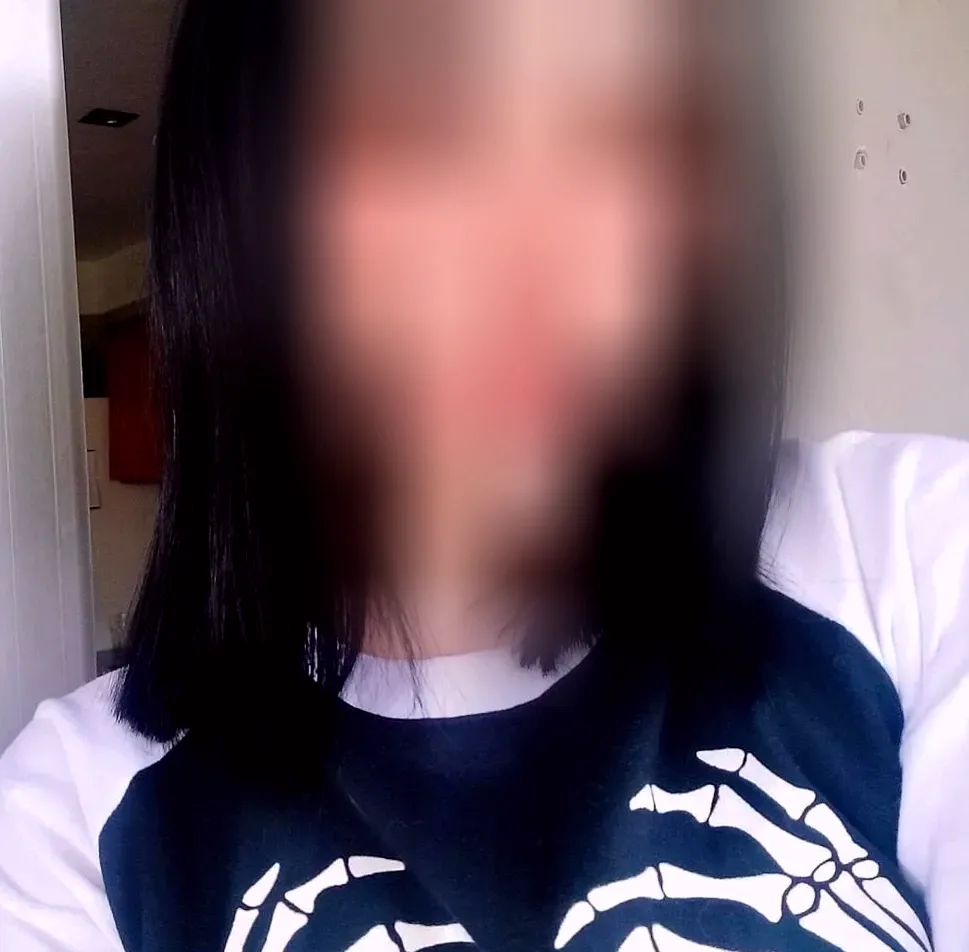 Sandra, 20